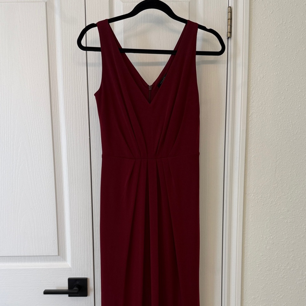 Elegant Burgundy Sleeveless Dress